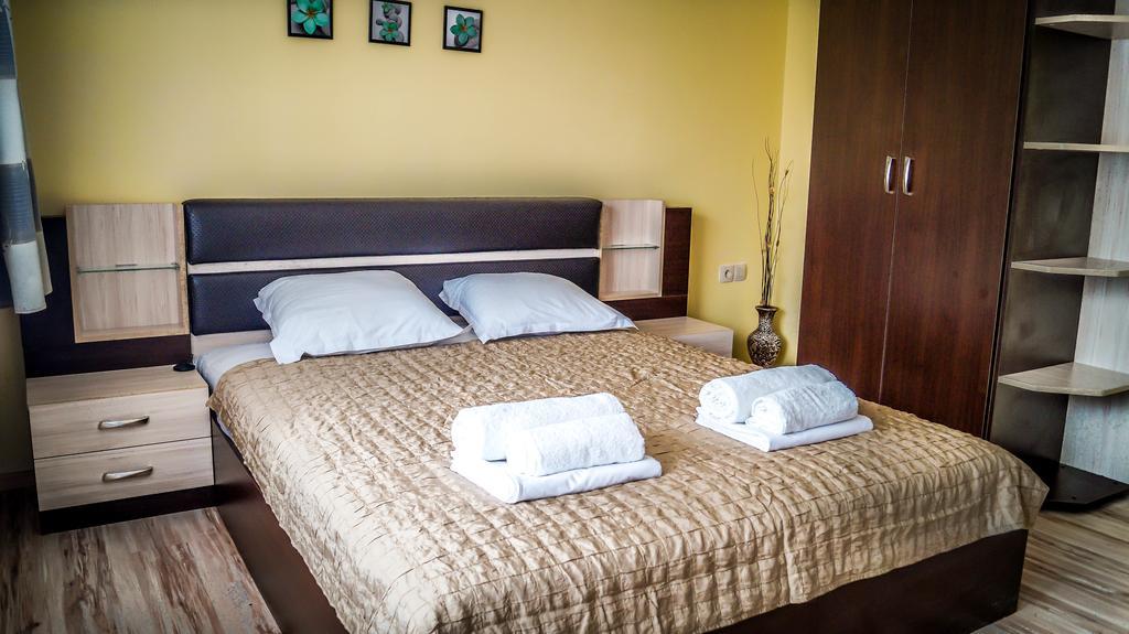 Guest House Meridi Priseltsi エクステリア 写真